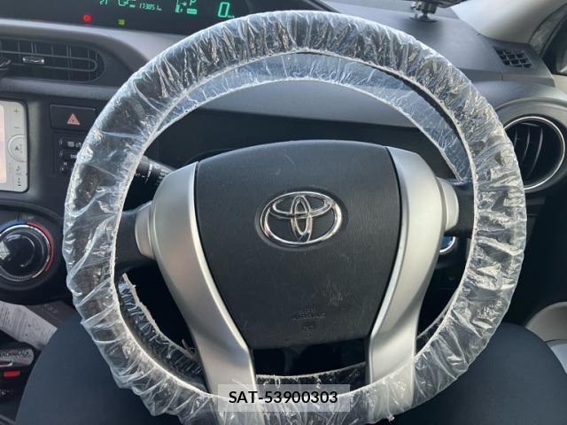 Toyota AQUA 2012-01 7214664-13