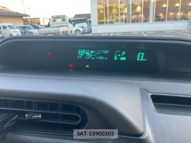 Toyota AQUA 2012-01 7214664-14