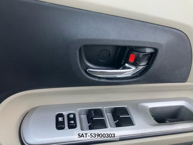 Toyota AQUA 2012-01 7214664-17