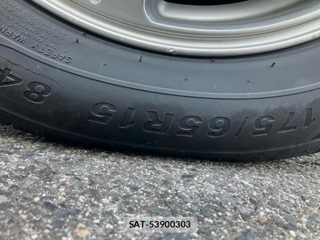 Toyota AQUA 2012-01 7214664-7