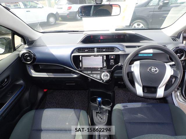 Toyota AQUA 2015-03 7214738-9