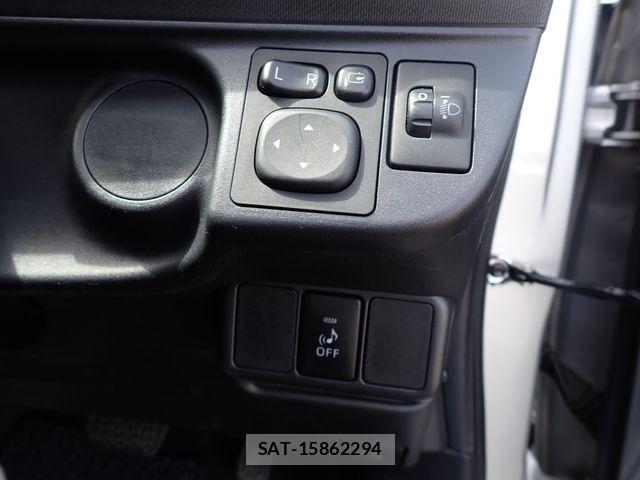 Toyota AQUA 2015-03 7214738-10