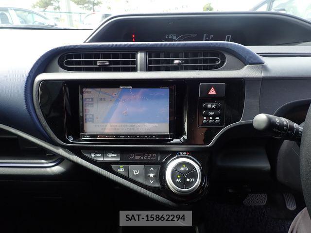 Toyota AQUA 2015-03 7214738-13