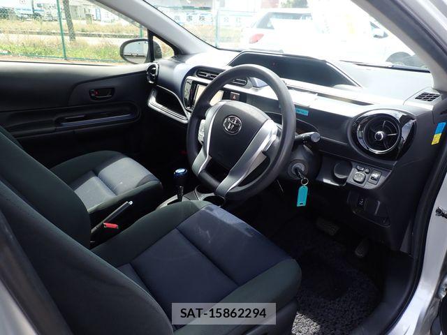 Toyota AQUA 2015-03 7214738-1