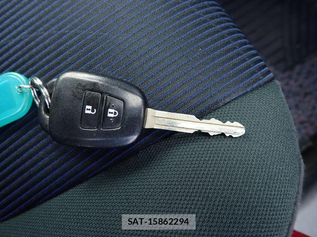 Toyota AQUA 2015-03 7214738-19