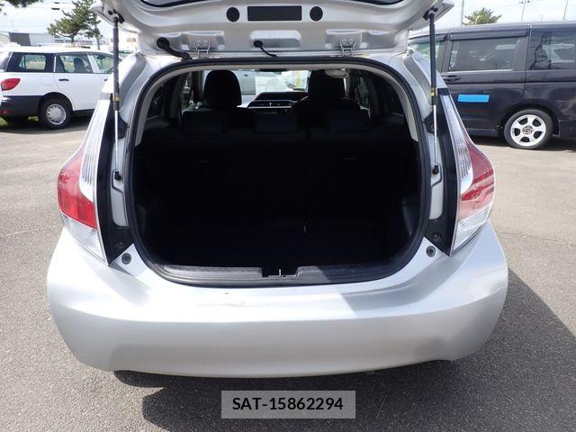 Toyota AQUA 2015-03 7214738-22