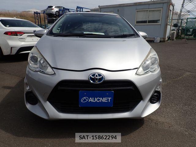 Toyota AQUA 2015-03 7214738-5