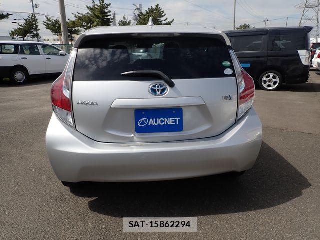 Toyota AQUA 2015-03 7214738-7
