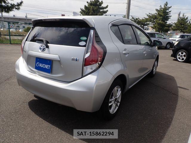 Toyota AQUA 2015-03 7214738-8