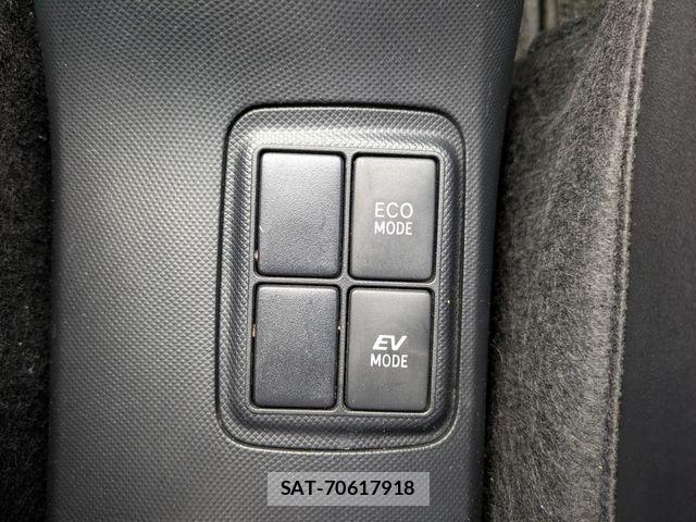 Toyota AQUA 2013-10 7214714-13