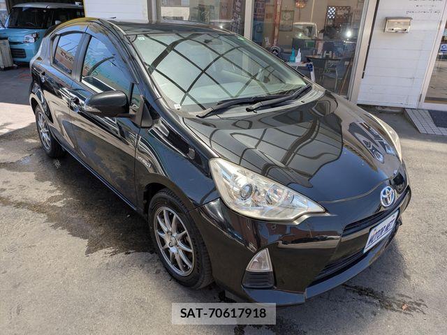 Toyota AQUA 2013-10 7214714-16