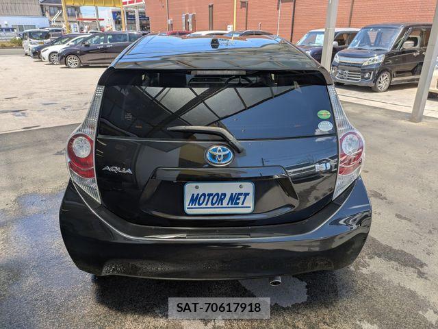 Toyota AQUA 2013-10 7214714-18