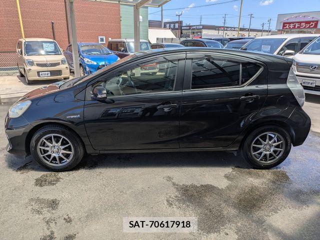 Toyota AQUA 2013-10 7214714-20