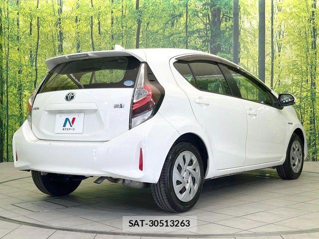 Toyota AQUA 2020-04 7214839-16