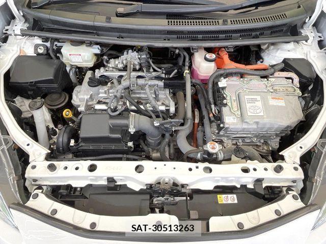 Toyota AQUA 2020-04 7214839-17