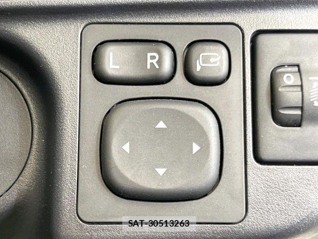 Toyota AQUA 2020-04 7214839-6