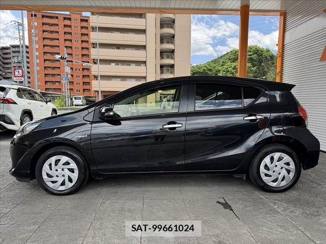 Toyota AQUA 2018-05 7214805-10