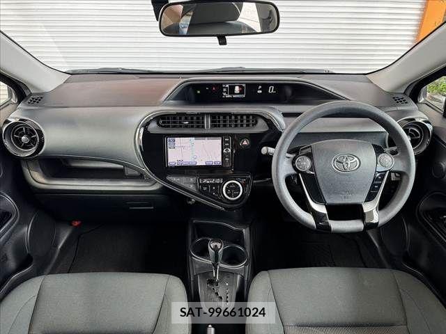 Toyota AQUA 2018-05 7214805-1