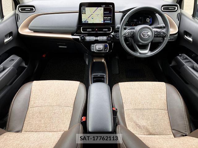 Toyota AQUA 2025-01 7214870-1