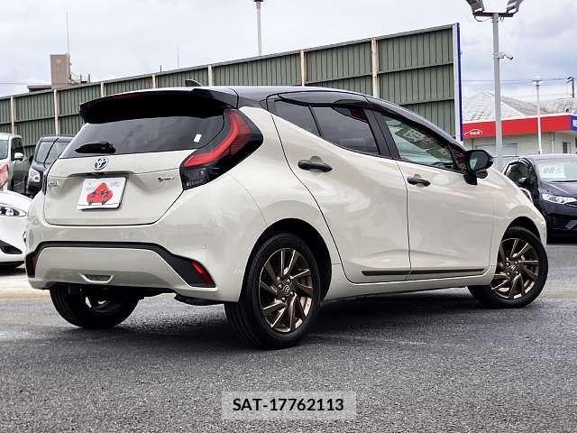 Toyota AQUA 2025-01 7214870-2