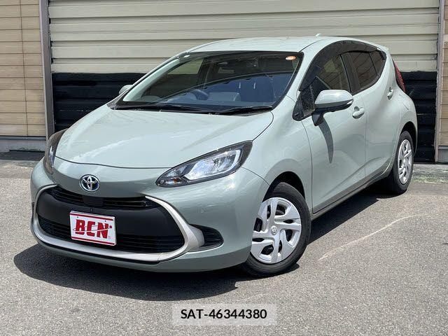 Toyota AQUA 2022-08 7214866-0