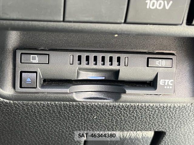 Toyota AQUA 2022-08 7214866-15