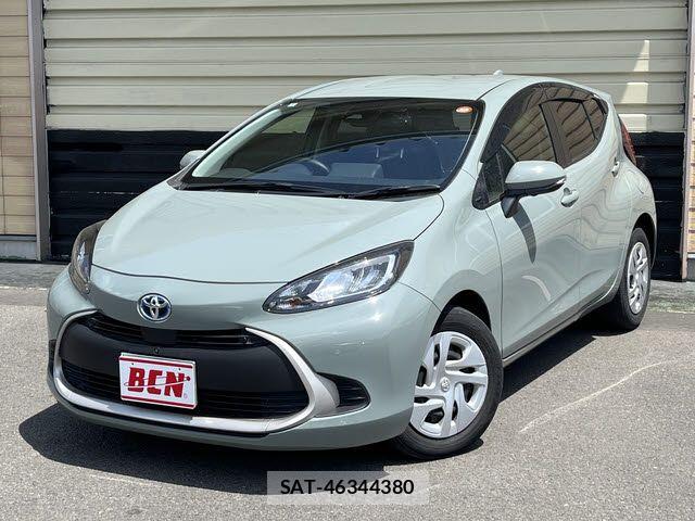 Toyota AQUA 2022-08 7214866-23