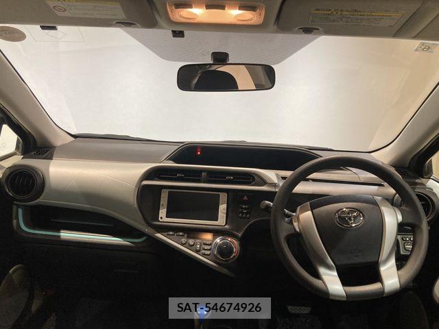 Toyota AQUA 2013-06 7214702-12