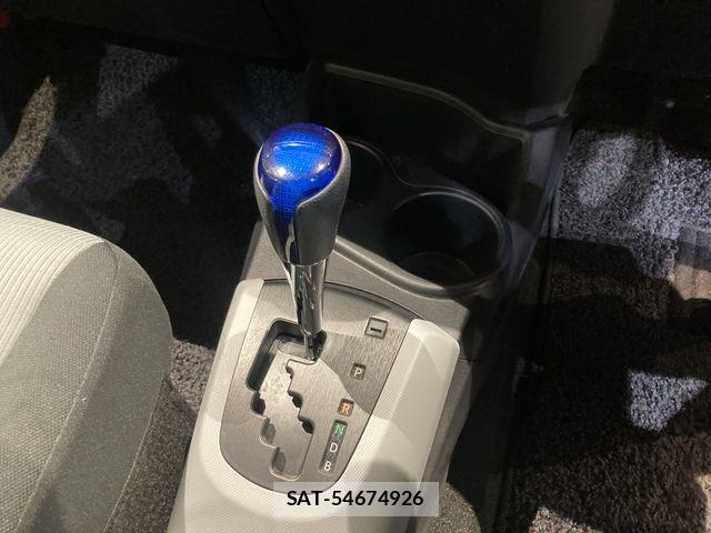 Toyota AQUA 2013-06 7214702-18