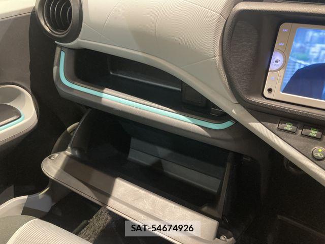 Toyota AQUA 2013-06 7214702-20