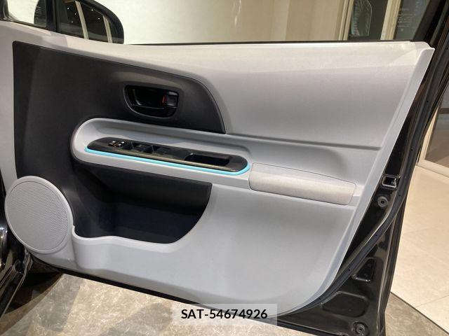 Toyota AQUA 2013-06 7214702-23