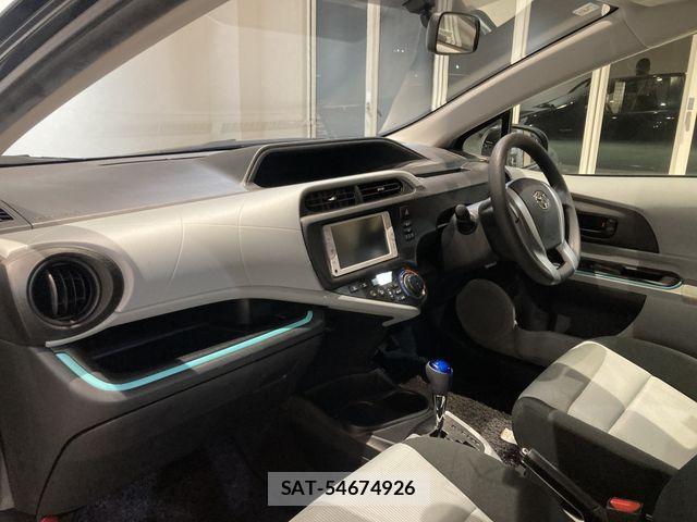 Toyota AQUA 2013-06 7214702-27