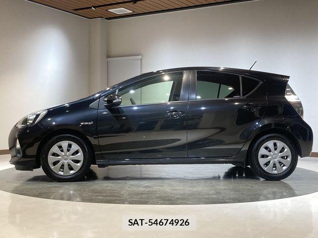 Toyota AQUA 2013-06 7214702-4