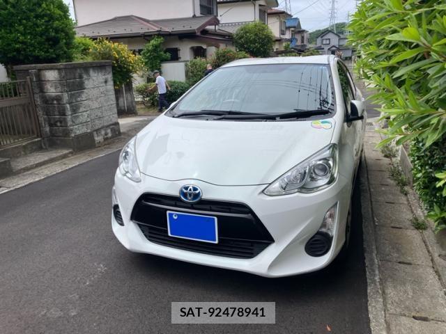 Toyota AQUA 2015-03 7214737-0