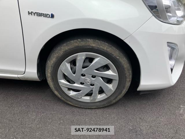 Toyota AQUA 2015-03 7214737-10