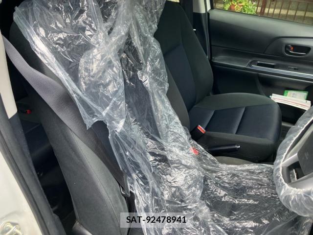 Toyota AQUA 2015-03 7214737-14