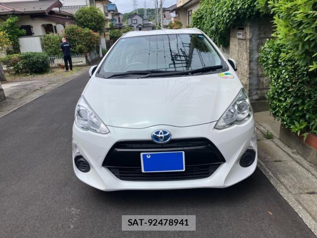 Toyota AQUA 2015-03 7214737-1