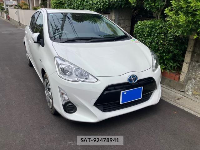 Toyota AQUA 2015-03 7214737-2