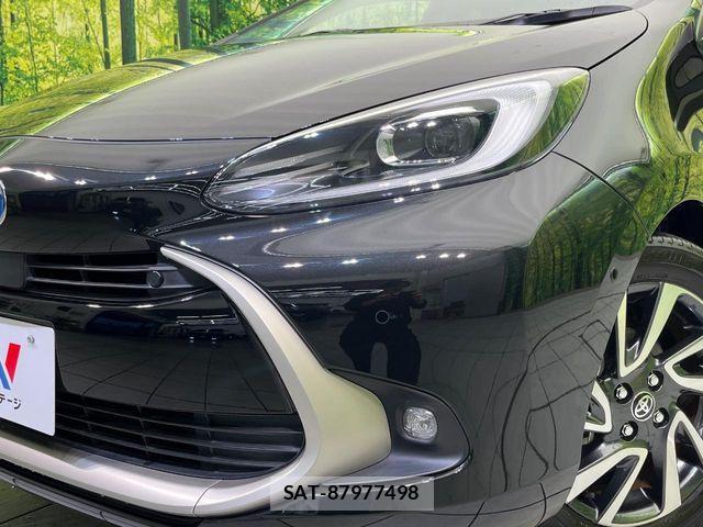 Toyota AQUA 2023-05 7213650-11