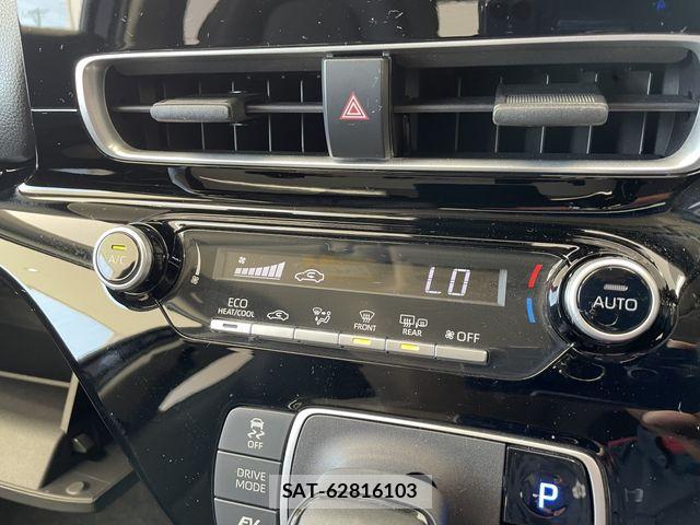 Toyota AQUA 2023-06 7213656-13