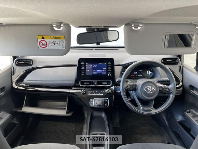 Toyota AQUA 2023-06 7213656-25