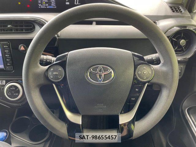 Toyota AQUA 2017-07 7214787-9