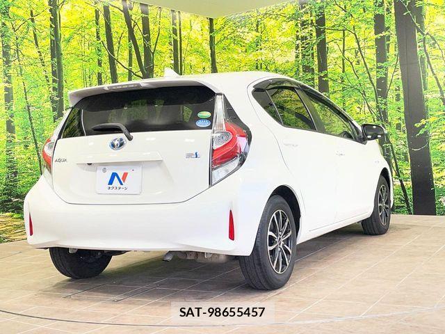 Toyota AQUA 2017-07 7214787-15
