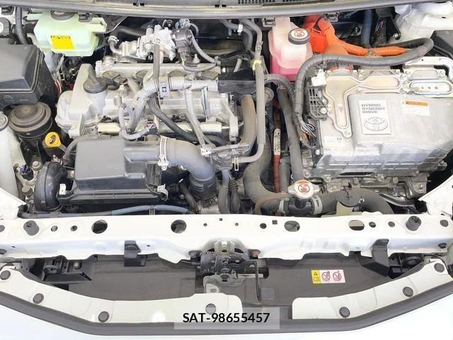 Toyota AQUA 2017-07 7214787-16
