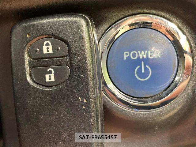 Toyota AQUA 2017-07 7214787-3