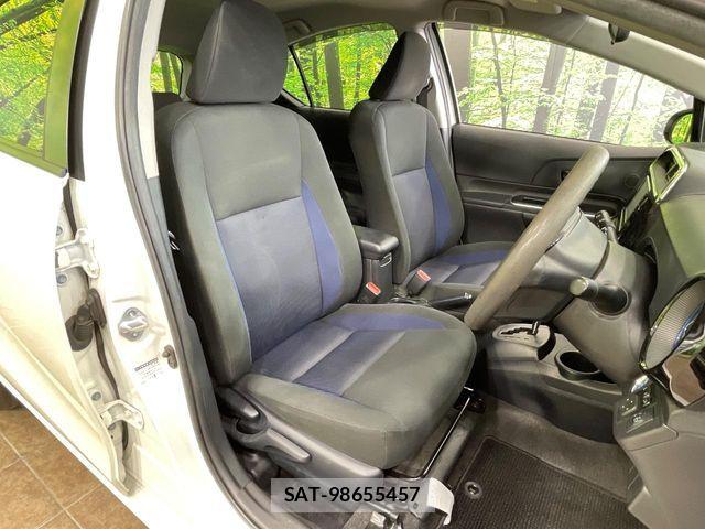 Toyota AQUA 2017-07 7214787-6