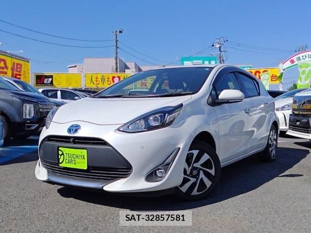 Toyota AQUA 2021-06 7214851-0