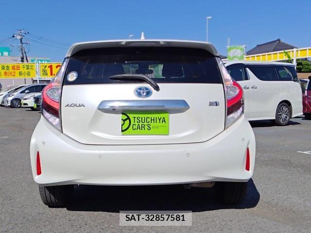 Toyota AQUA 2021-06 7214851-9