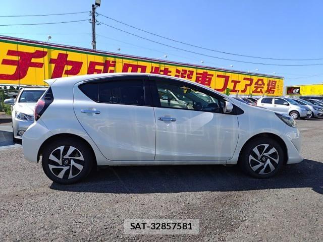Toyota AQUA 2021-06 7214851-10