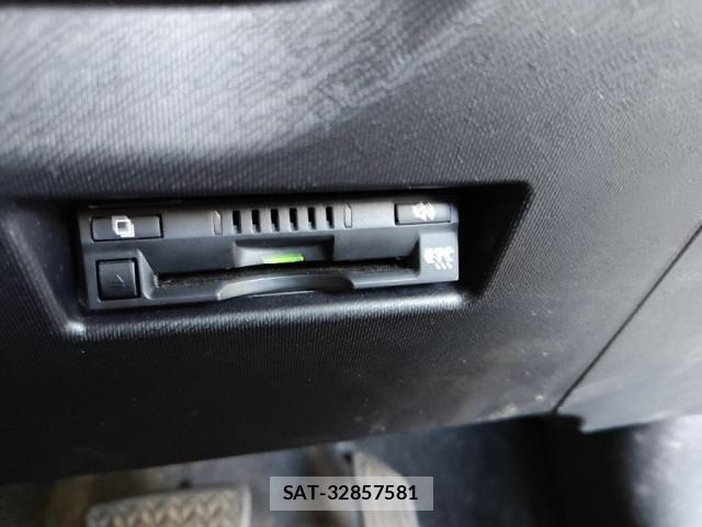Toyota AQUA 2021-06 7214851-19